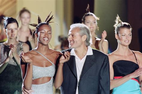 Gianni Versace : Le destin tragique du flamboyant .